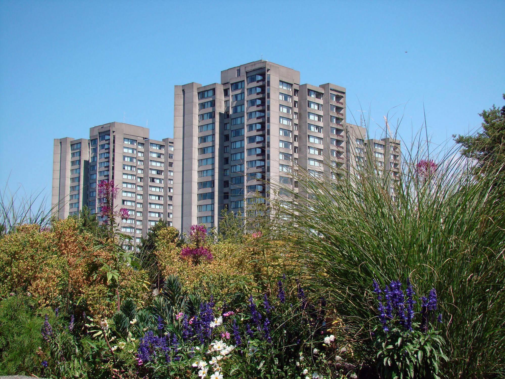 Gage Suites At Ubc Vancouver Exterior photo